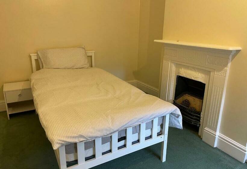 Bed and Breakfast Rooms In A Victorian Comfortable 4 Bedroom House In Milton Keynes Rooms Not En Suites