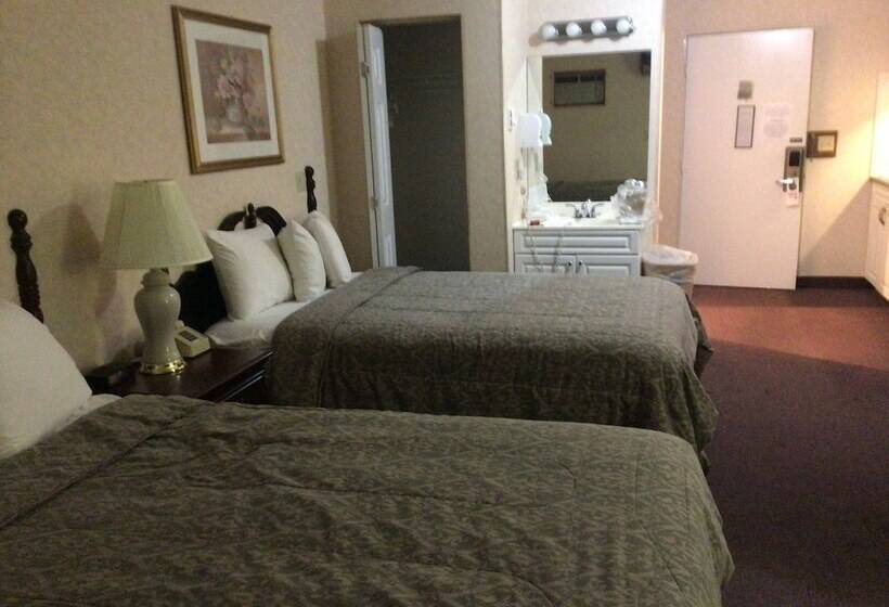 ホテル Colonial Brick Inn & Suites