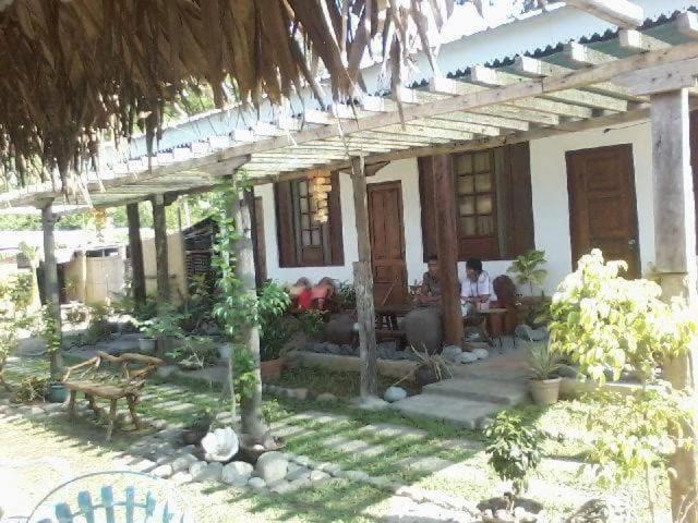فندق Reddoorz Hostel At Deomar Hometel & Farm Cafe Vigan Ilocos