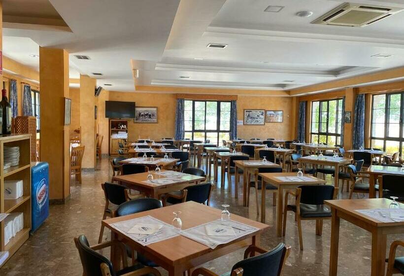 Отель Restaurante La Cañada