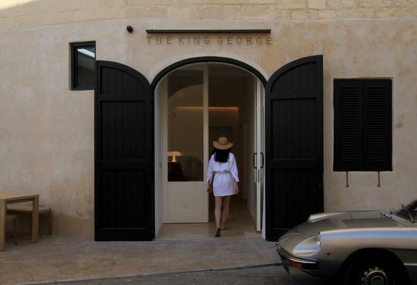 هتل The King George Village Boutique Living