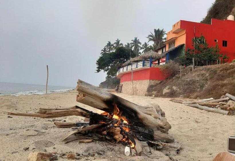 فندق Treasure By The Sea Resort   Happy Hill