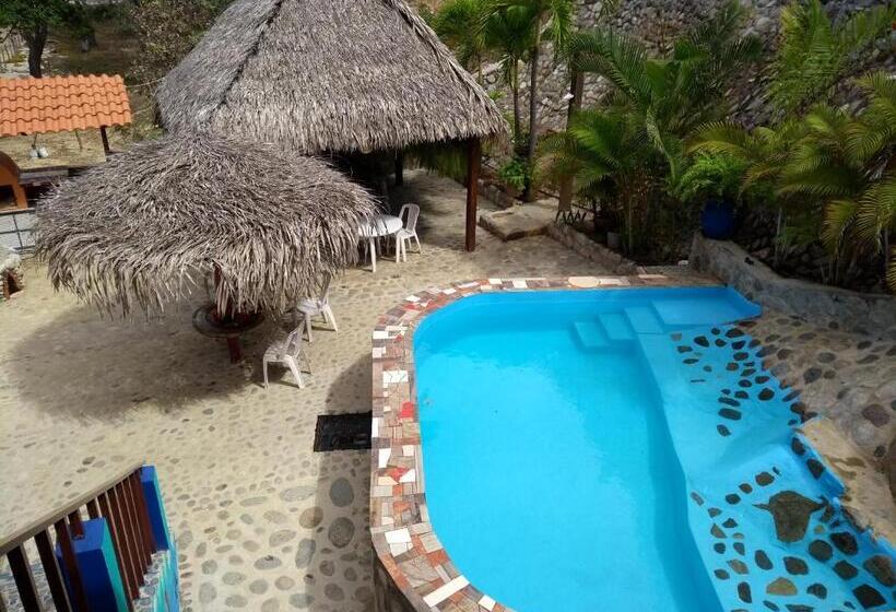 فندق Treasure By The Sea Resort   Happy Hill