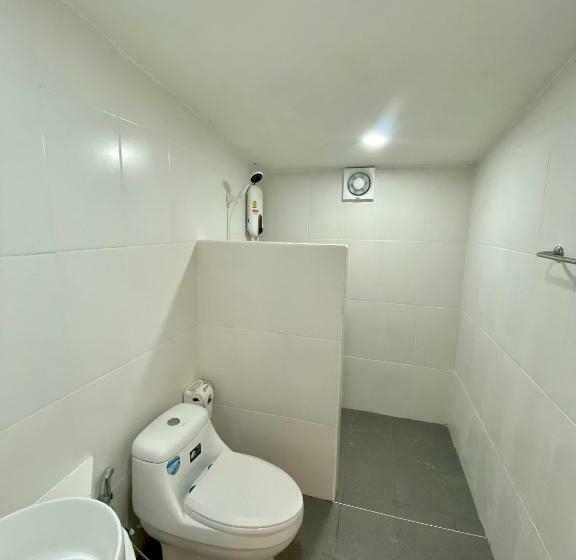 Отель Whitehouse Cafe&guesthouse