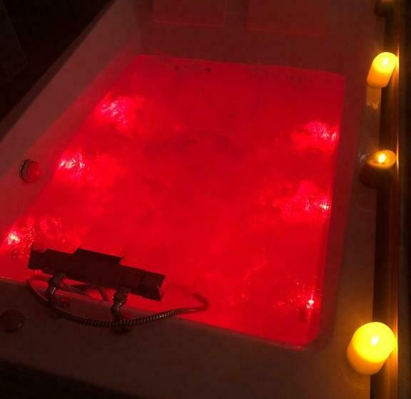 Отель Chambre Privative Avec Baignoire Balneo