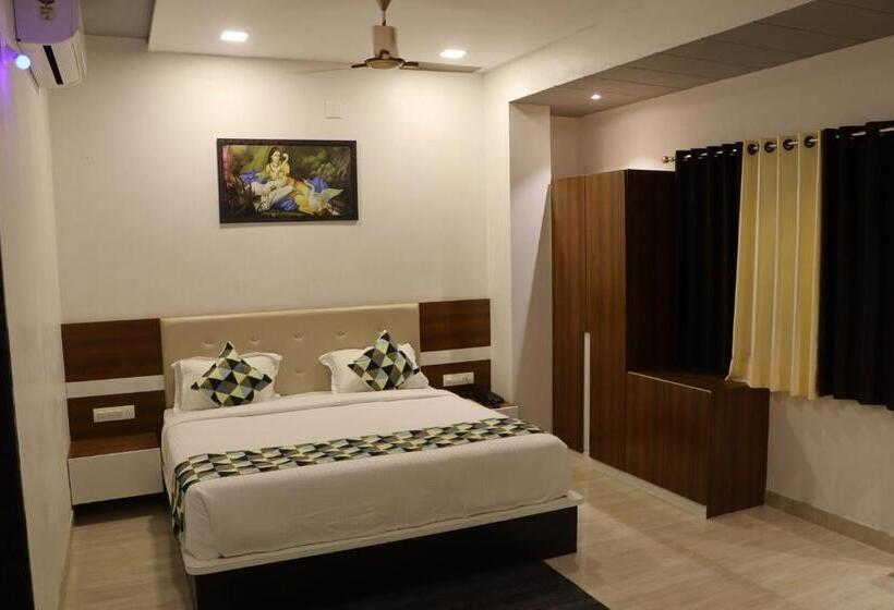 호텔 Shree Govindam Inn
