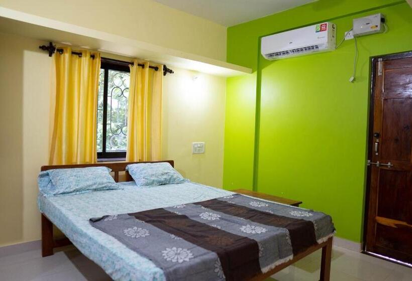 Пансион Dhanashree Riverview