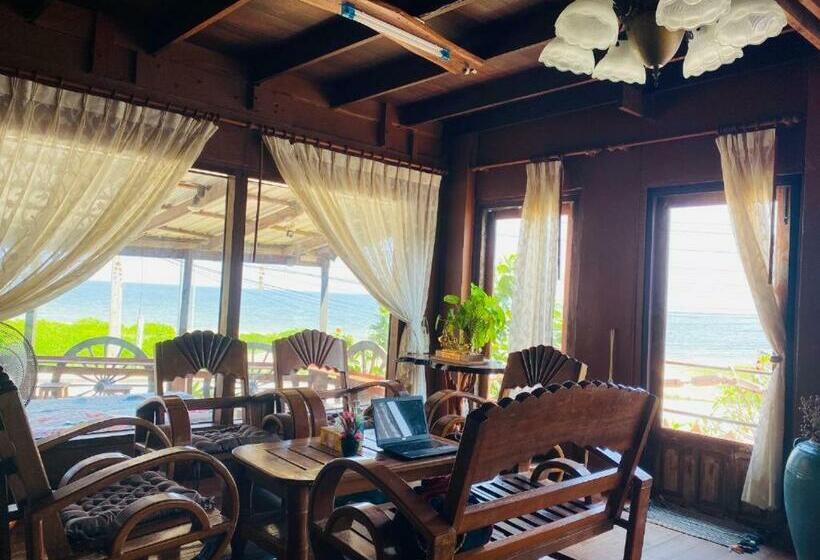펜션 The Sunrise Beach Cafe And Guesthouse