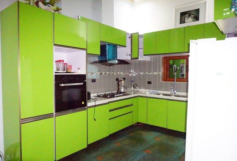 פנסיון Room In Guest Room  Room With Jacuzzi, Vacation Spa House With Turkish Bath