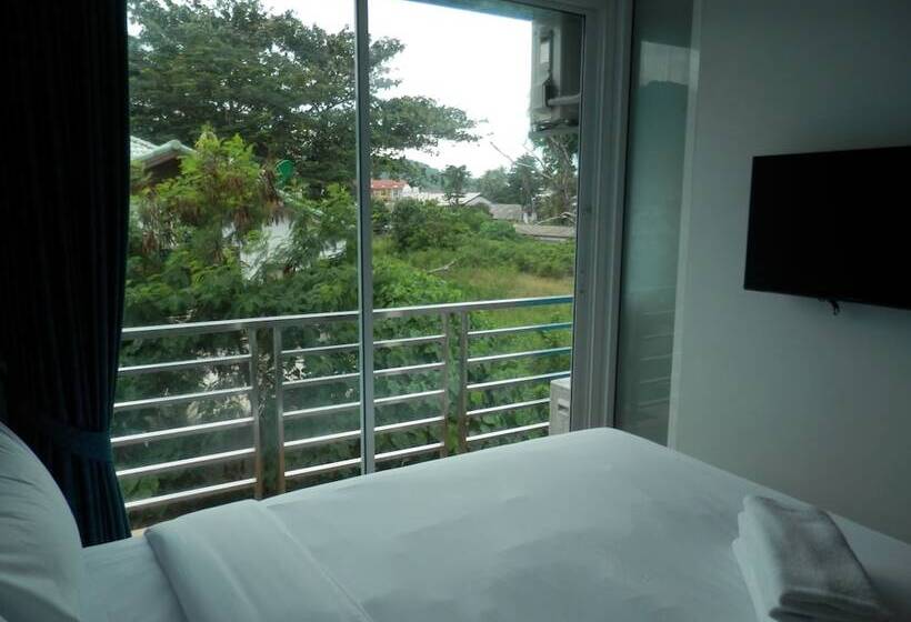 هتل Cheeky Monkey S Samui