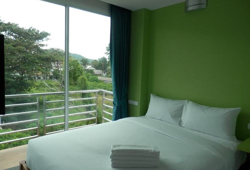 هتل Cheeky Monkey S Samui