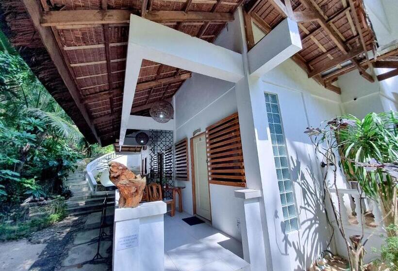 בית מלון כפרי Cocoloco Beach Resort