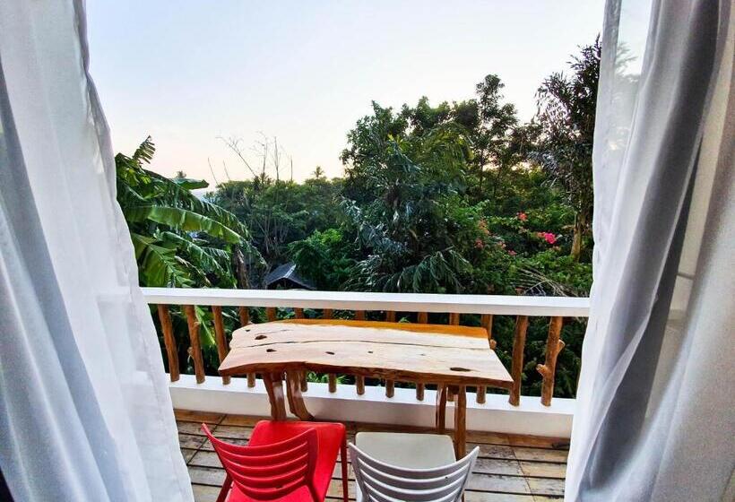 בית מלון כפרי Cocoloco Beach Resort