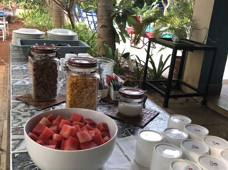 בית מלון כפרי Mango Beach House Kihim Alibaug