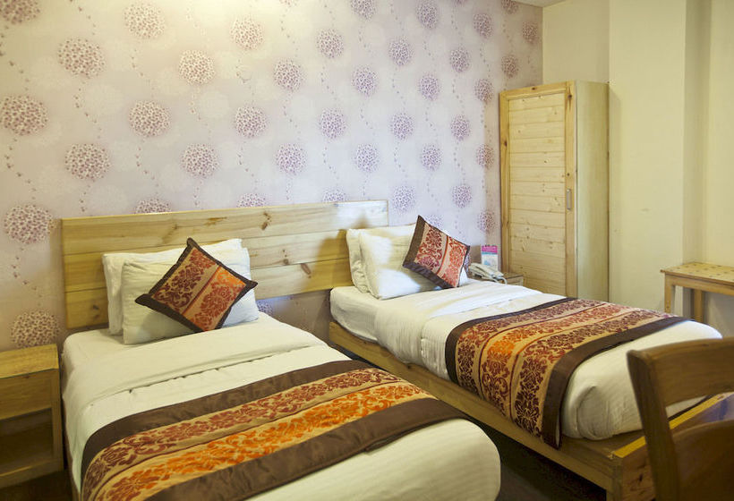 Hotel Oyo Rooms Jamia River View
