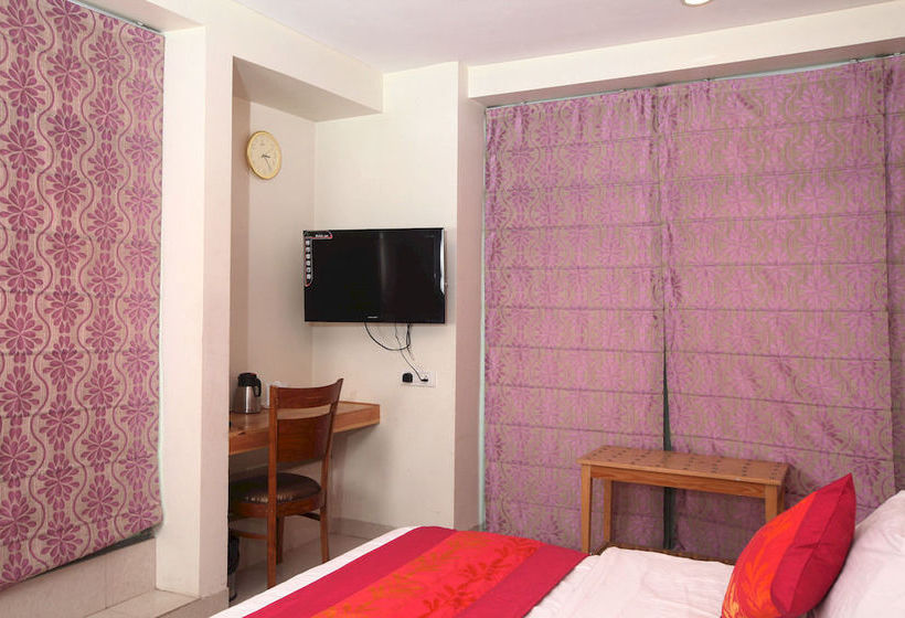 Hotel Oyo Rooms Jamia River View