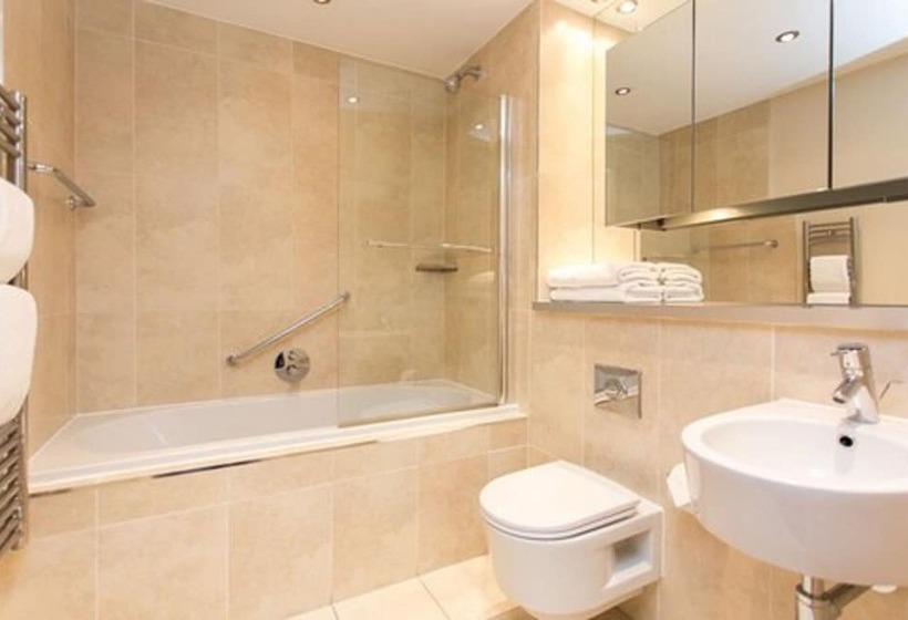 هتل The Chambers   Park Place   Apartments