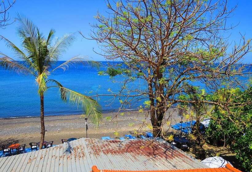 منتجع Amed Cafe & Hotel Kebun Wayan