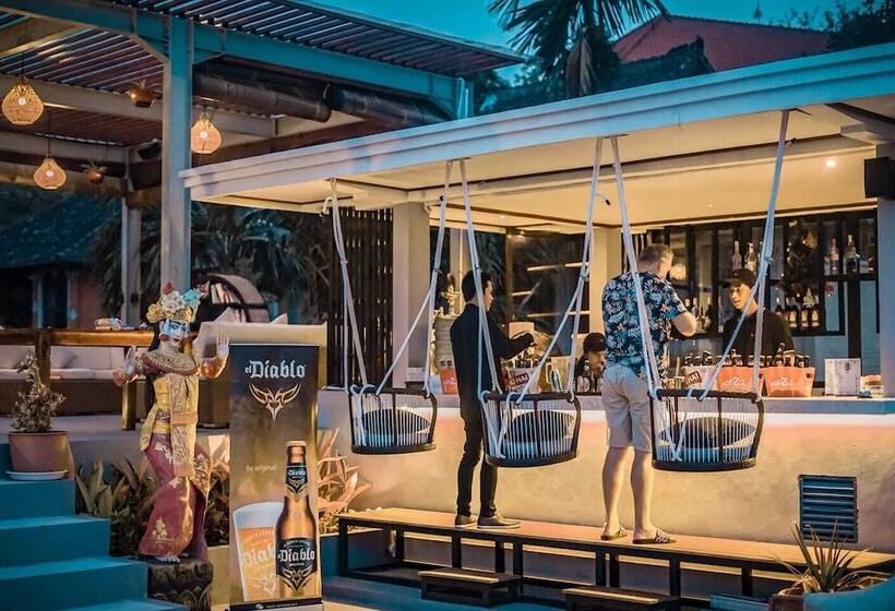 منتجع Amed Cafe & Hotel Kebun Wayan