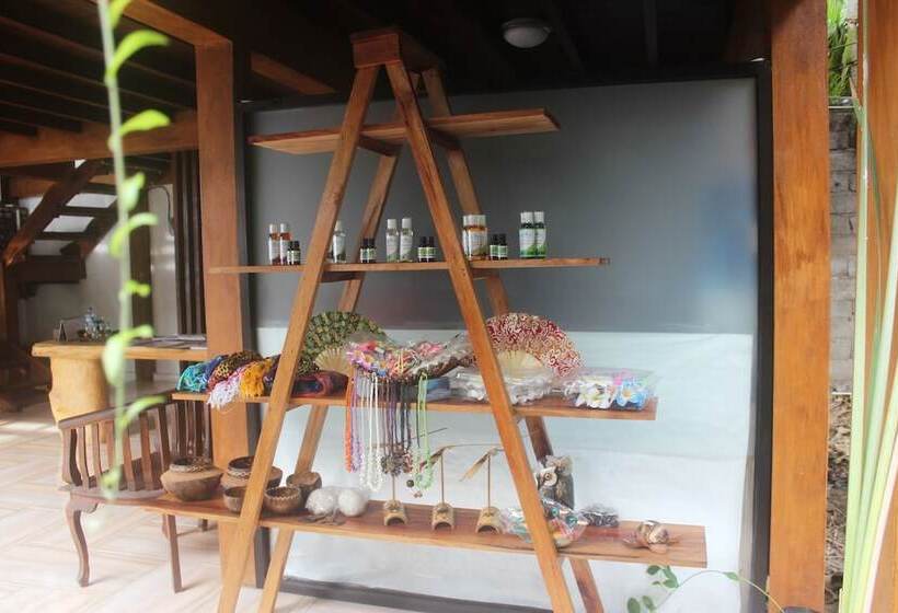 منتجع Amed Cafe & Hotel Kebun Wayan