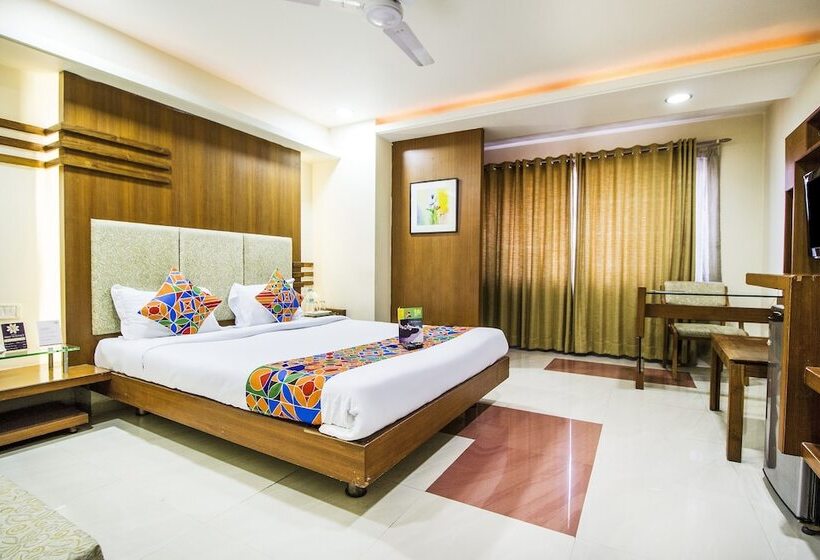 리조트 Fabhotel Amrit Residency