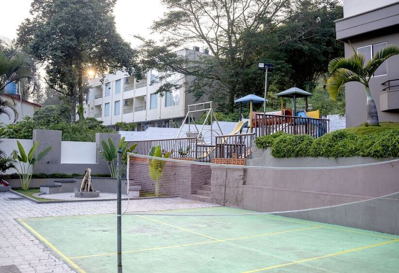 استراحتگاه Tgi Star Holidays Yercaud