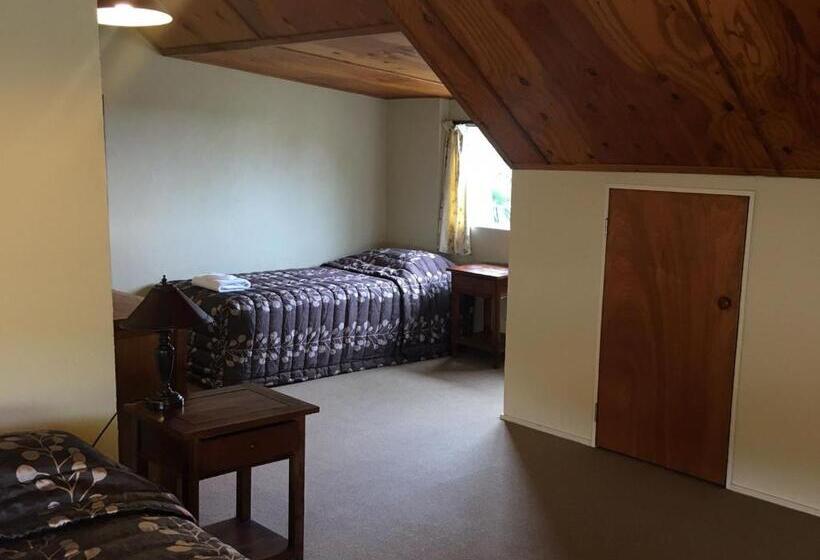 Woodlands Motels And Apartments