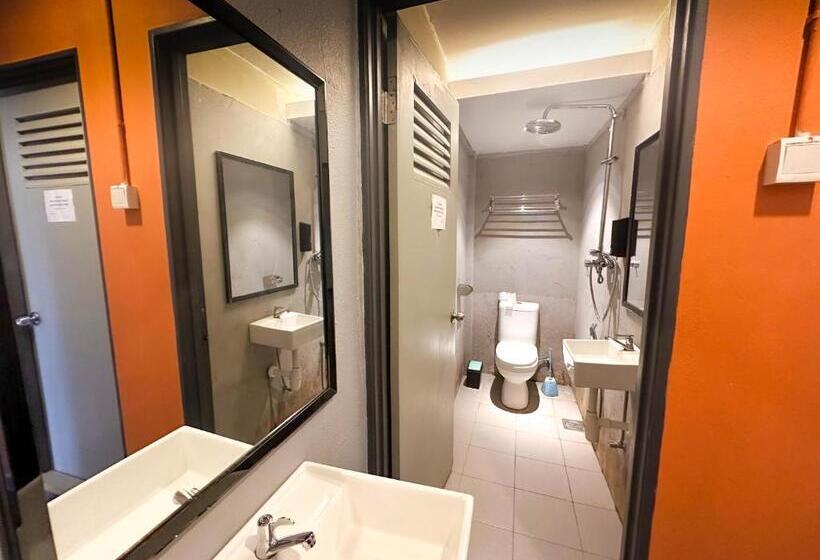 Arch Dormitorio Cenang    Hostel