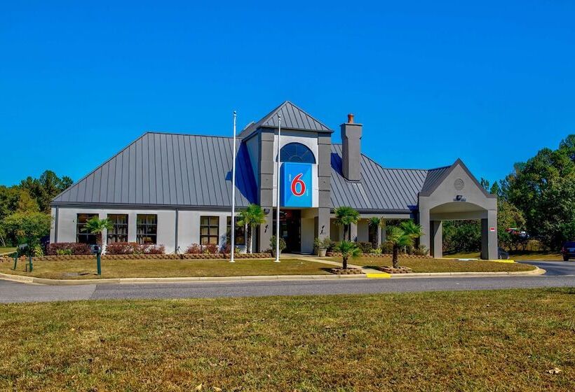 בית מלון כפרי Studio 6 Birmingham Al Medical Center