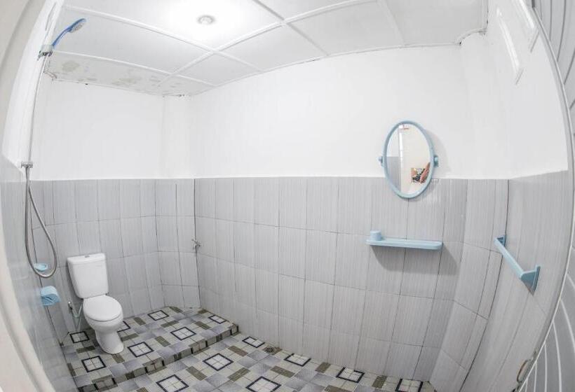 پانسیون Nias Surf Stay