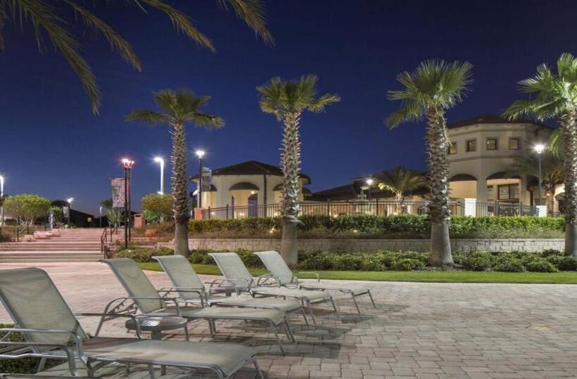 بنسيون The Darlings  Poolside Paradise