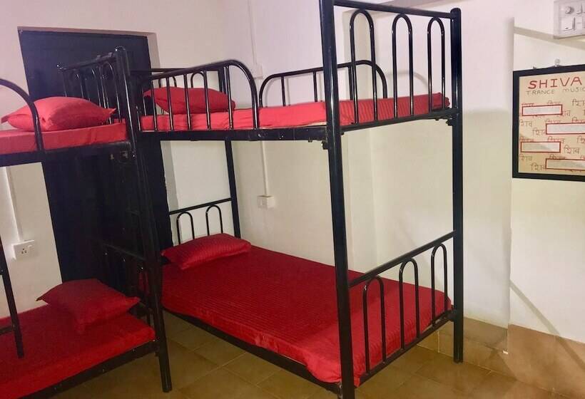 Bricks And Bamboo Hostel