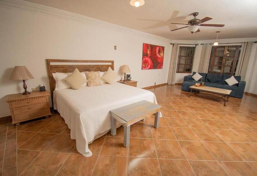 هتل Casa María Elena