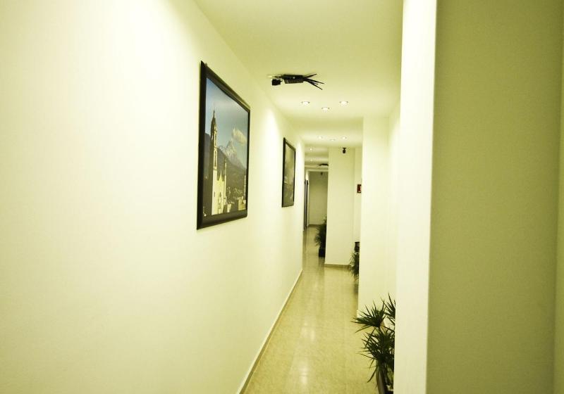 First Inn Hotel & Business