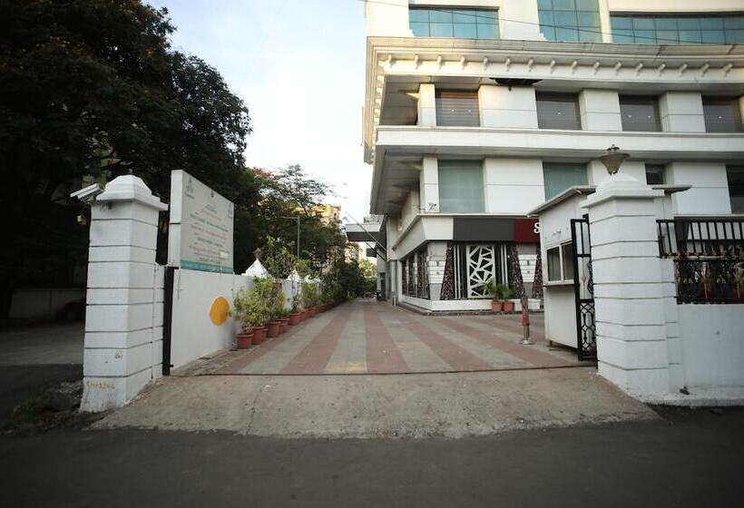 בית מלון כפרי The Byke Suraj Plaza Pure Veg, Thane