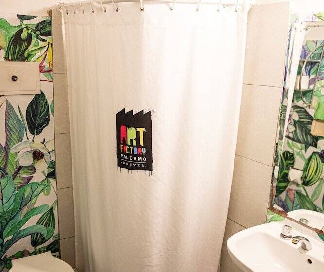 تختخواب و صبحانه Art Factory Soho