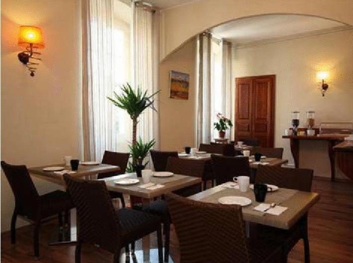 هتل Hôtel Duc De Padoue