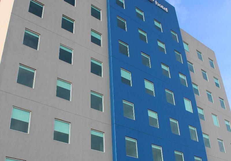 ホテル One Leon Poliforum