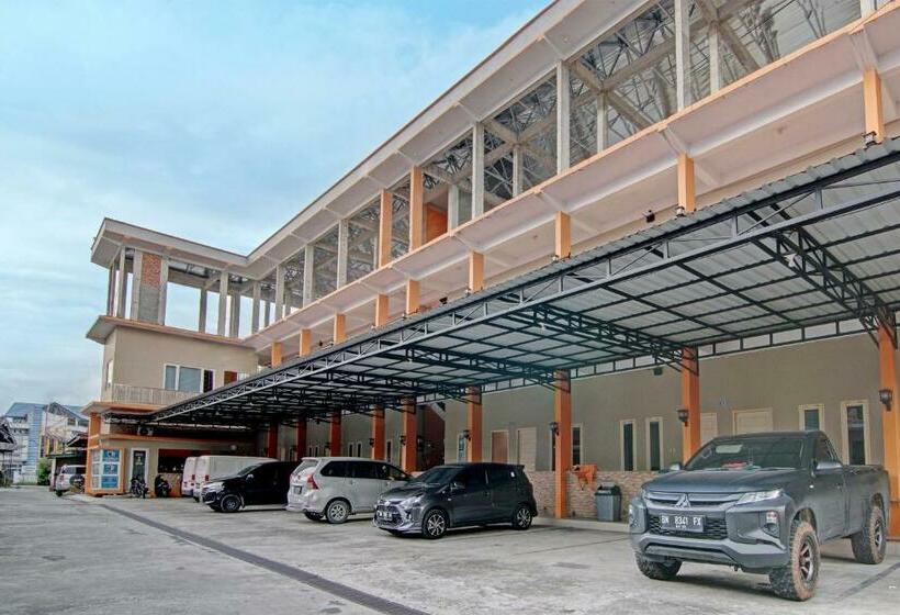 Отель Oyo 91949 Ameera Homestay Syariah