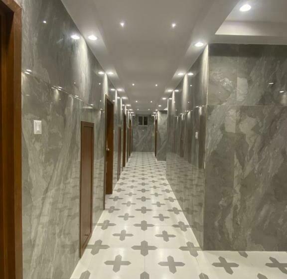 בית מלון כפרי Sri Pranams Royal Grand