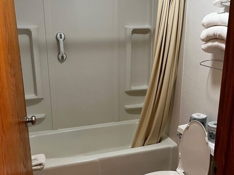 מוטל Furnas County Lodging