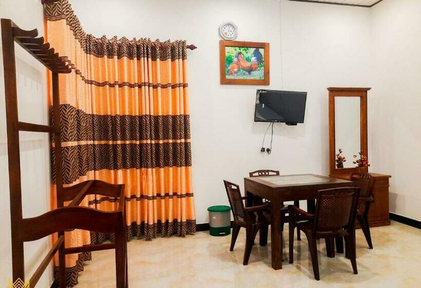 پانسیون Kings Holiday Resort