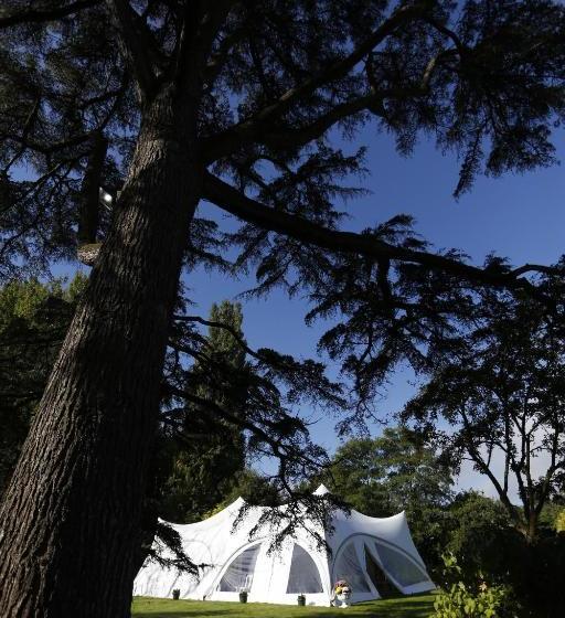 تختخواب و صبحانه Langaller Manor House