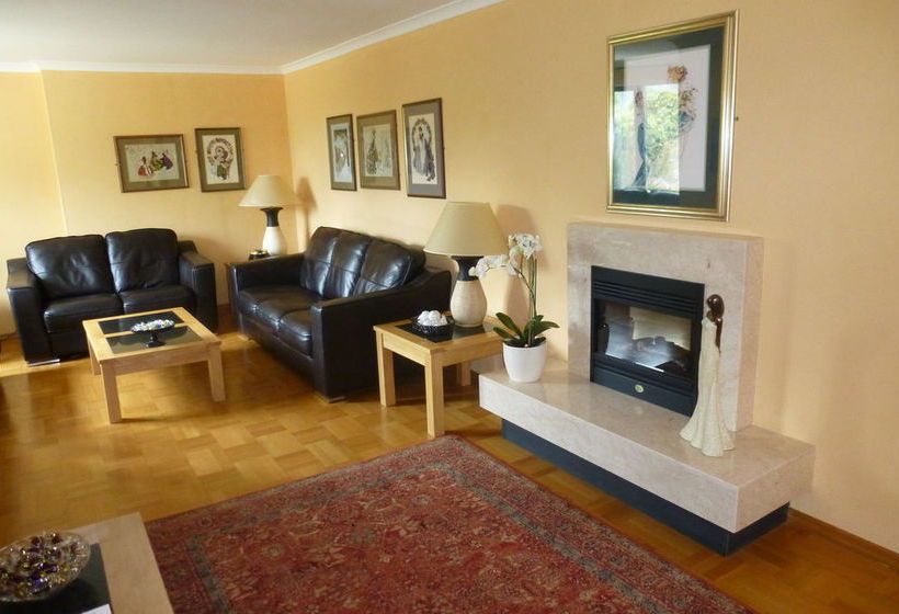 مبيت وإفطار Lochearn House