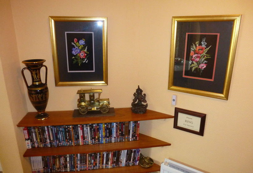 مبيت وإفطار Lochearn House