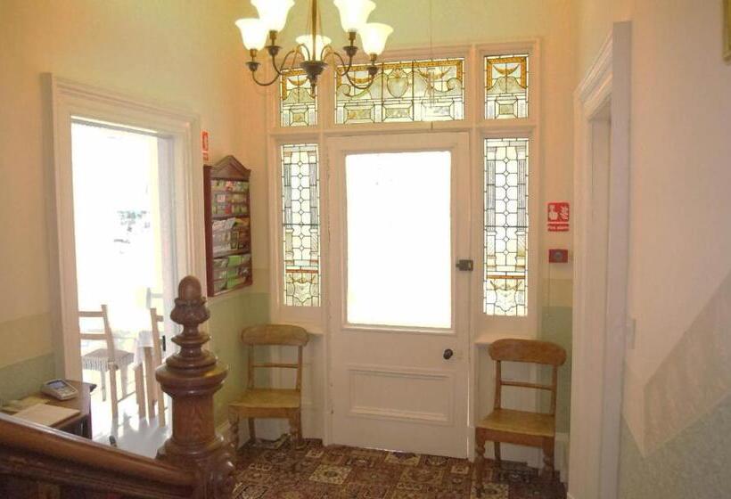 مبيت وإفطار The Old Rectory