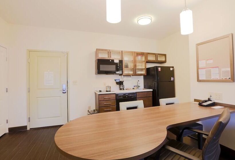 호텔 Candlewood Suites Auburn, An Ihg