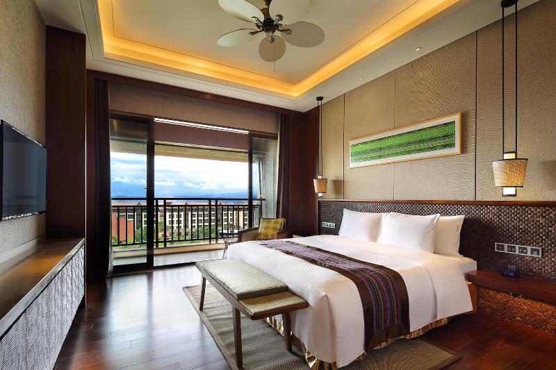 هتل Crowne Plaza Resort Xishuangbanna Parkview By Ihg