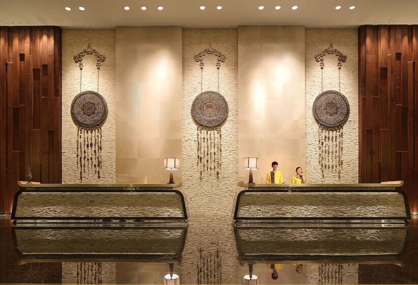 هتل Crowne Plaza Resort Xishuangbanna Parkview By Ihg