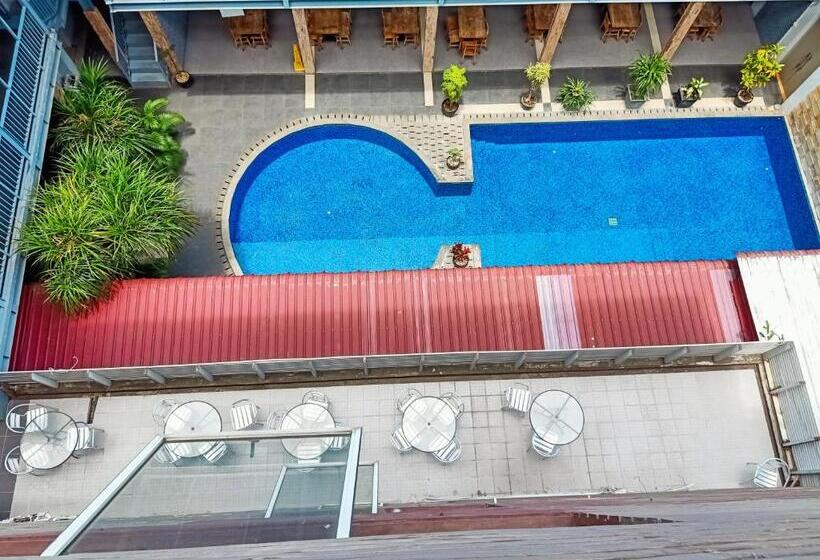 هتل Grand Nanggroe